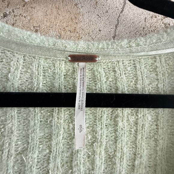 Free People V Neck Cropped Pullover Textured Knit Sweater Light Sage Green - Picture 2 of 8